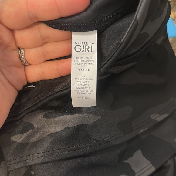 Athleta Girl Camo Lux Swing Skort , size M/8-10 - Picture 8 of 8